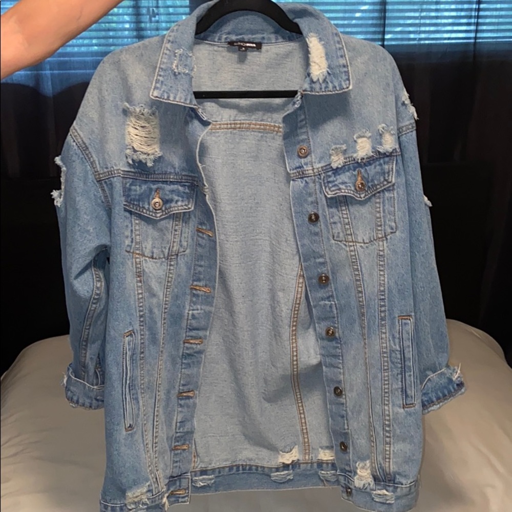 Jean distressed ripped jacket !!